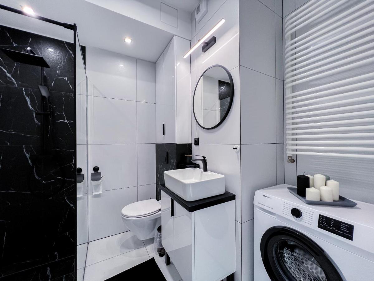 Apartamento 12 Floor Mogilska Tower Cracovia Exterior foto