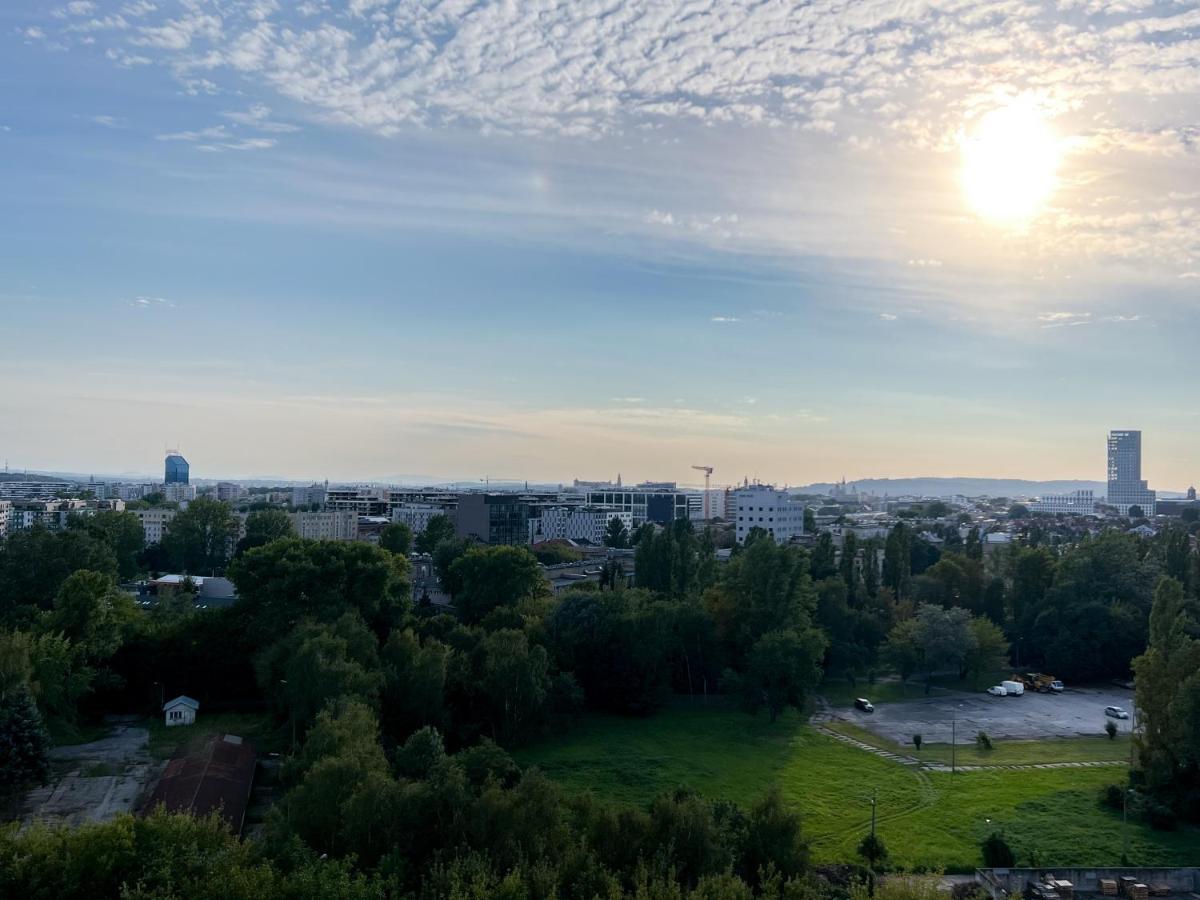 Apartamento 12 Floor Mogilska Tower Cracovia Exterior foto